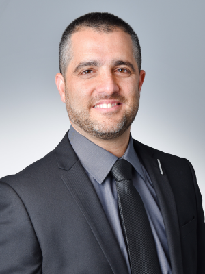 עו"ד מני איבן